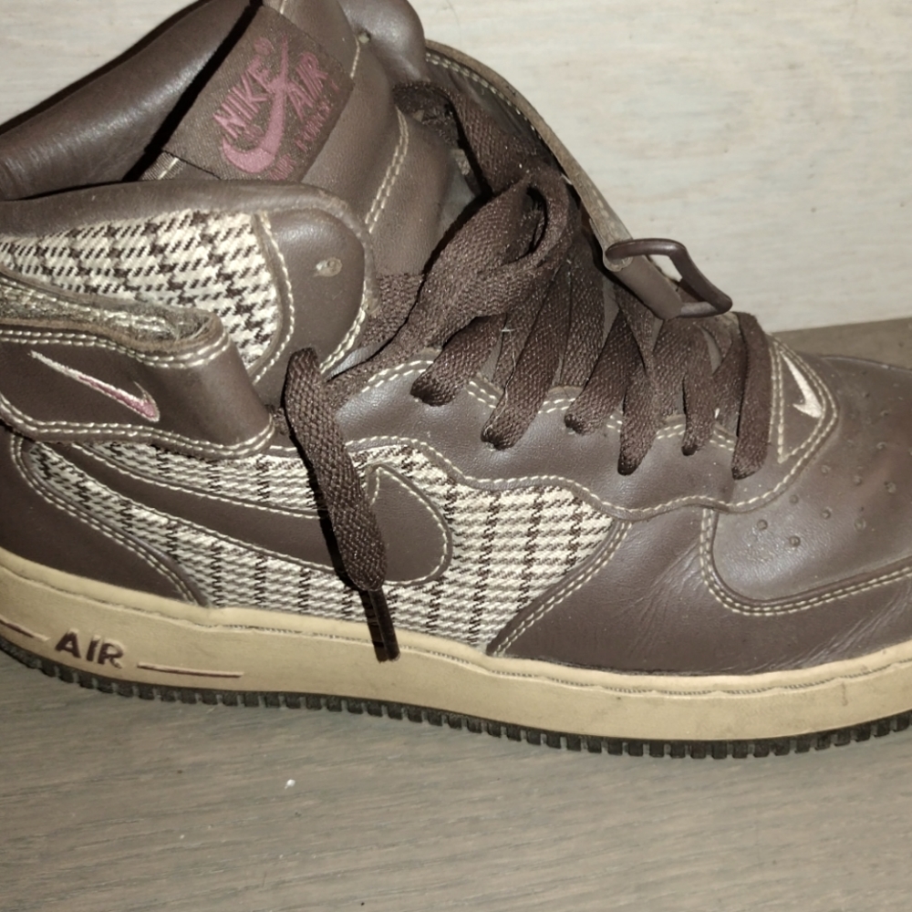 Make an offer..ultra rare premium AF1 chocolate..